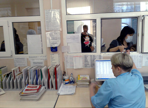 Кировчане обзаводятся электронными больничными картами