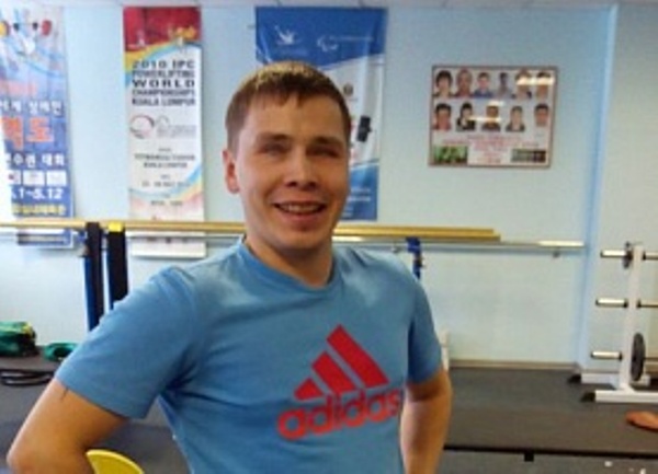 Кировчанин Дмитрий Синицин стал бронзовым призером по пауэрлифтингу среди слепых